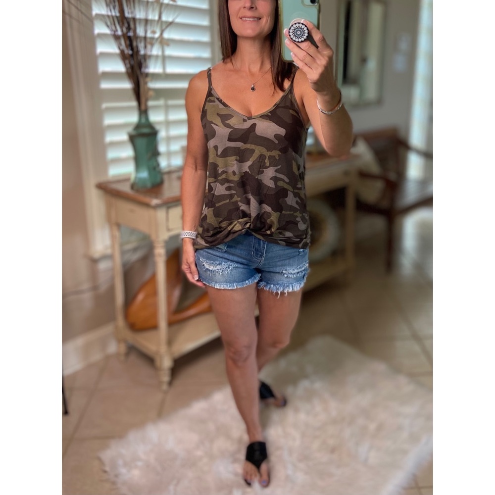 Reversible Camouflage Scoop V-Neck Tank Green 2321 - Picture 11 of 15